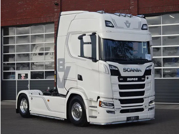 Vilcējs SCANIA