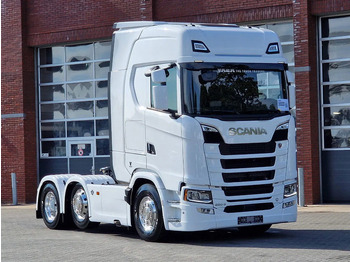 Vilcējs SCANIA S 660 V8