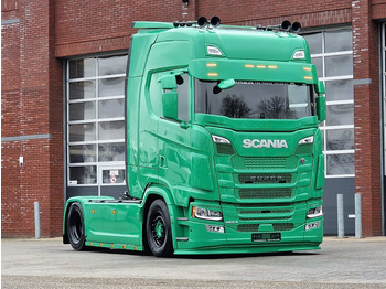 Vilcējs SCANIA S