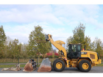 Riteņu iekrāvējs CATERPILLAR 938M