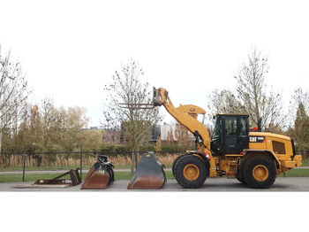 Riteņu iekrāvējs CATERPILLAR 938M