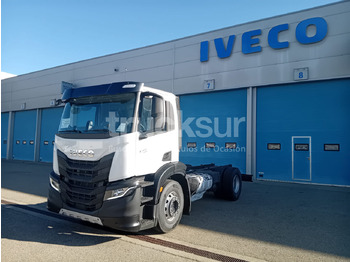 Šasija kravas automašīna IVECO X-WAY