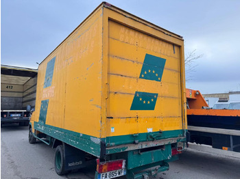 Furgons ar slēgtā virsbūve Mercedes Sprinter: foto 3