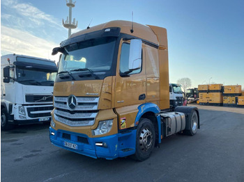 Vilcējs MERCEDES-BENZ Actros 1845