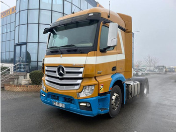 Vilcējs MERCEDES-BENZ Actros 1845