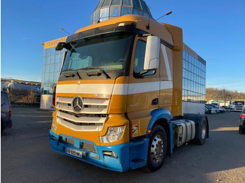 Vilcējs MERCEDES-BENZ Actros 1845