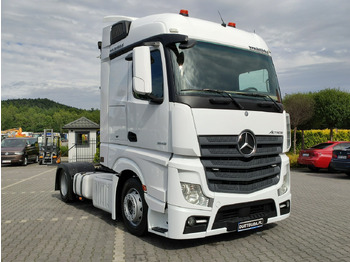 Vilcējs MERCEDES-BENZ Actros 1845