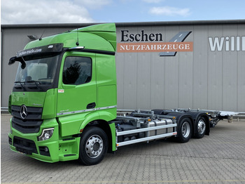 Konteineru vedējs/ Kravas automašīna ar noņemamā virsbūve MERCEDES-BENZ Actros 2542