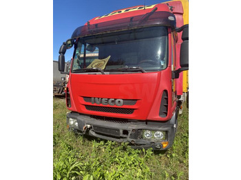 Kravas automašīna ar tentu IVECO
