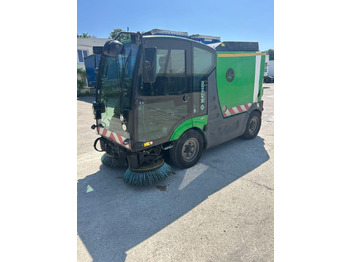 Ielu tīrīšanas mašīna MATHIEU