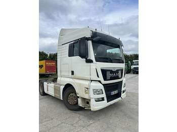 Vilcējs MAN TGX