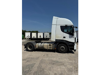 Vilcējs Iveco Stralis AS 440: foto 2