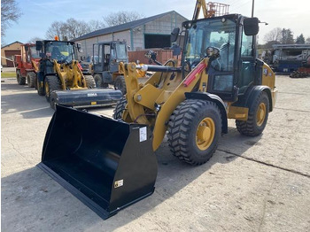 Riteņu iekrāvējs CATERPILLAR 906