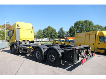Konteineru vedējs/ Kravas automašīna ar noņemamā virsbūve IVECO Stralis