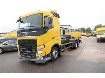 Konteineru vedējs/ Kravas automašīna ar noņemamā virsbūve VOLVO FH
