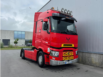 Vilcējs RENAULT T 520