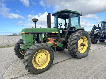 Traktors JOHN DEERE 40 Series