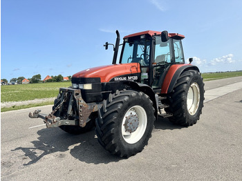 Traktors NEW HOLLAND