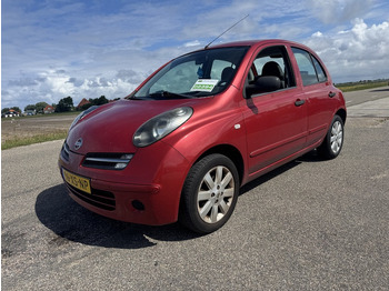 Vieglā automašīna NISSAN