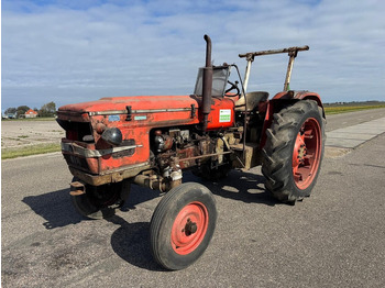 Traktors ZETOR