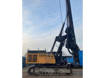 Pāļu dzinējs LIEBHERR