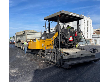 Asfalta klājējs Volvo ABG 8820B: foto 3