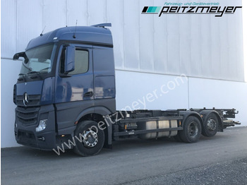 Konteineru vedējs/ Kravas automašīna ar noņemamā virsbūve MERCEDES-BENZ Actros 2542
