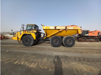 Artikulētias pašizgāzējs KOMATSU HM400