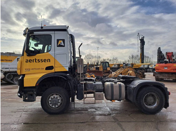 Vilcējs MERCEDES-BENZ Arocs