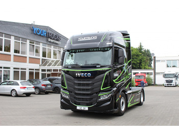 Vilcējs IVECO S-WAY