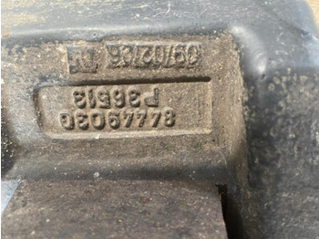 Asis un rezerves daļas - Lauksaimniecības tehnika Case-IH New Holland Achsschenkel: foto 5