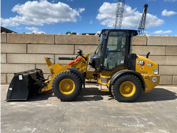 Riteņu iekrāvējs CATERPILLAR 908