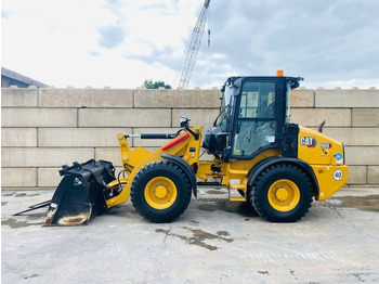 Riteņu iekrāvējs CATERPILLAR 908