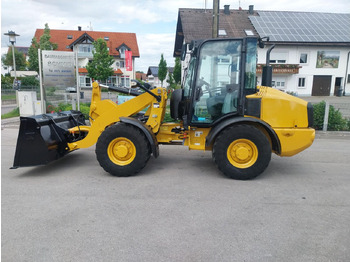 Riteņu iekrāvējs CATERPILLAR 906H
