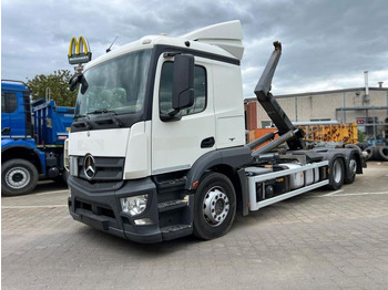 Pacēlājs ar āķi MERCEDES-BENZ Actros 2543