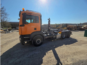 Pacēlājs ar āķi MAN TGS 26.500