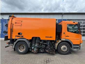 Ielu tīrīšanas mašīna Mercedes-Benz Atego 1324 4x2 Kehrmaschine Viajet 6R/L: foto 2