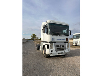 Vilcējs RENAULT Magnum 440
