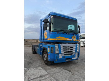 Vilcējs RENAULT Magnum 440
