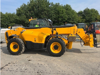 Teleskopiskais iekrāvējs JCB