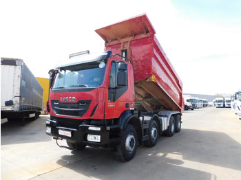 Kravas automašīna pašizgāzējs IVECO Trakker