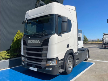 Vilcējs SCANIA R 450