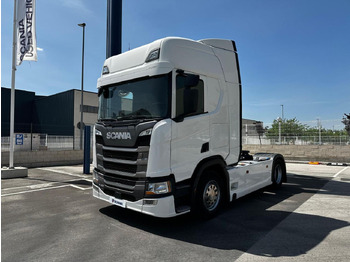 Vilcējs SCANIA R 450