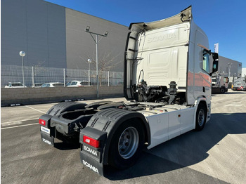Vilcējs SCANIA R 460