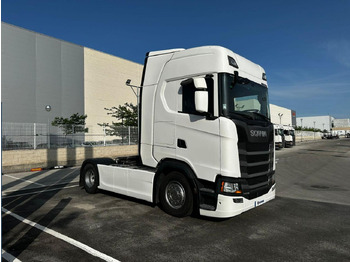 Vilcējs SCANIA S 450