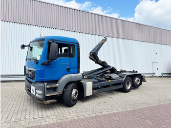 Pacēlājs ar āķi MAN TGS 26.400