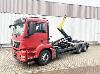 Pacēlājs ar āķi MAN TGS 26.440