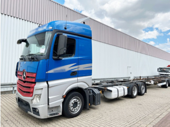 Konteineru vedējs/ Kravas automašīna ar noņemamā virsbūve MERCEDES-BENZ Actros 2542