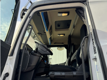 Interior photo 1: Jaunā Šasija kravas automašīna Mercedes-Benz Actros 2545 L 6x2 Actros 2545 L 6x2, Lenk-/Liftachse, MultimediaCockpit