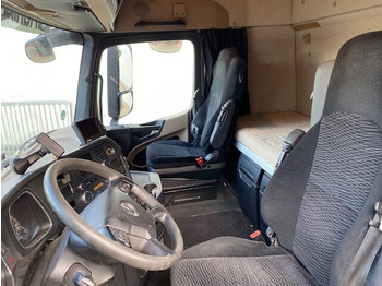 Interior photo 1: Mercedes-Benz Actros 2545 L 6x2 Actros 2545 L 6x2, StreamSpace, Liftachse, Bi-Xenon līzingu Mercedes-Benz Actros 2545 L 6x2 Actros 2545 L 6x2, StreamSpace, Liftachse, Bi-Xenon
